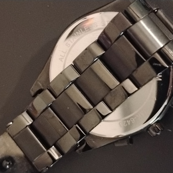 MICHEAL KORS WATCH - Picture 7 of 9